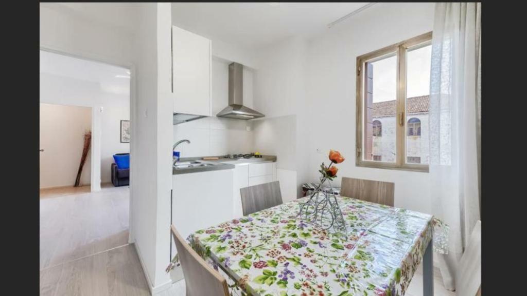 Sweety Mary Apartment Venesia Bagian luar foto